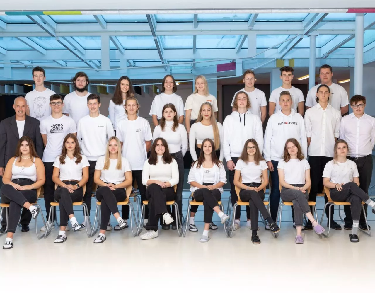 8A (BRG)